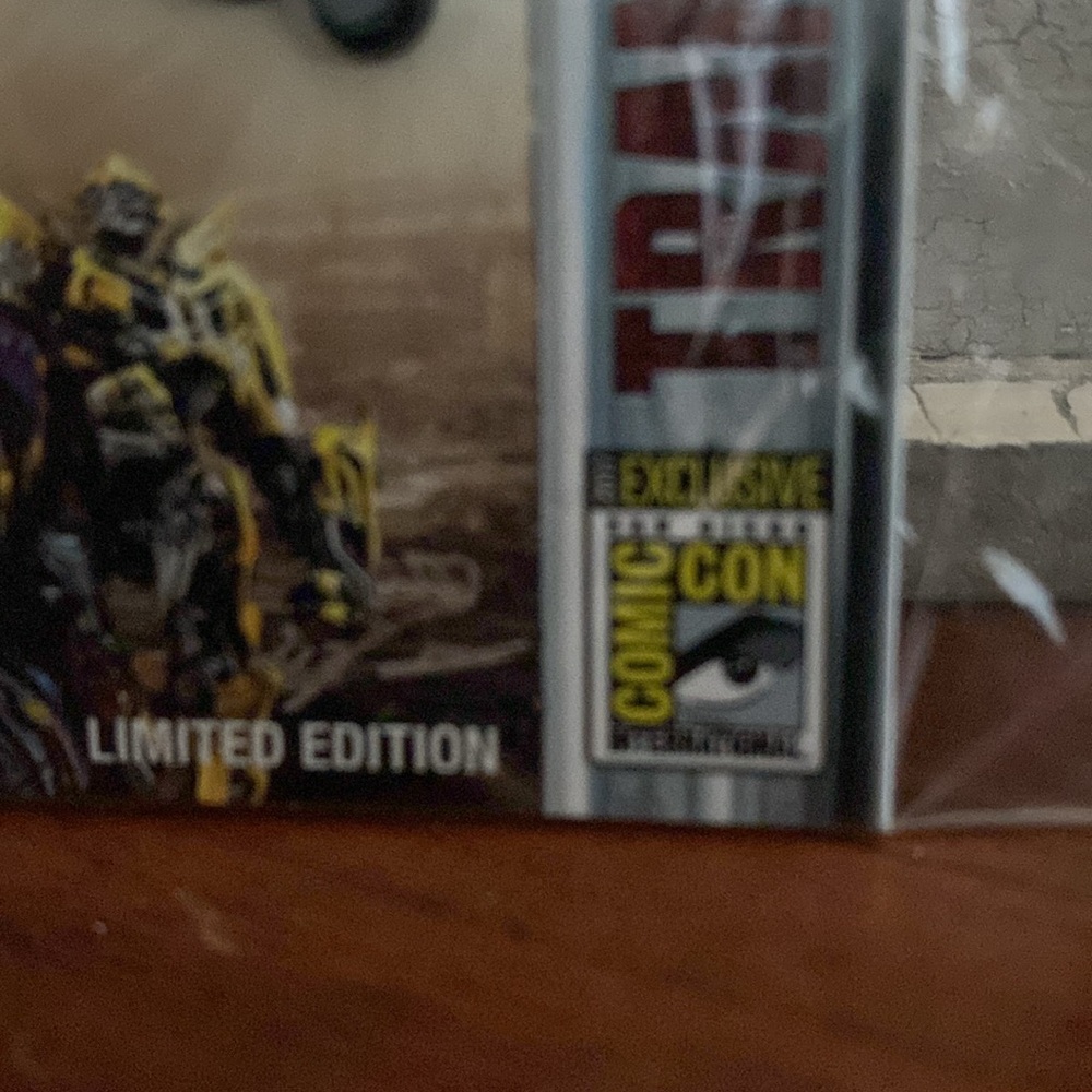 Limited Edition Transformers Pin - Picture 2 of 3